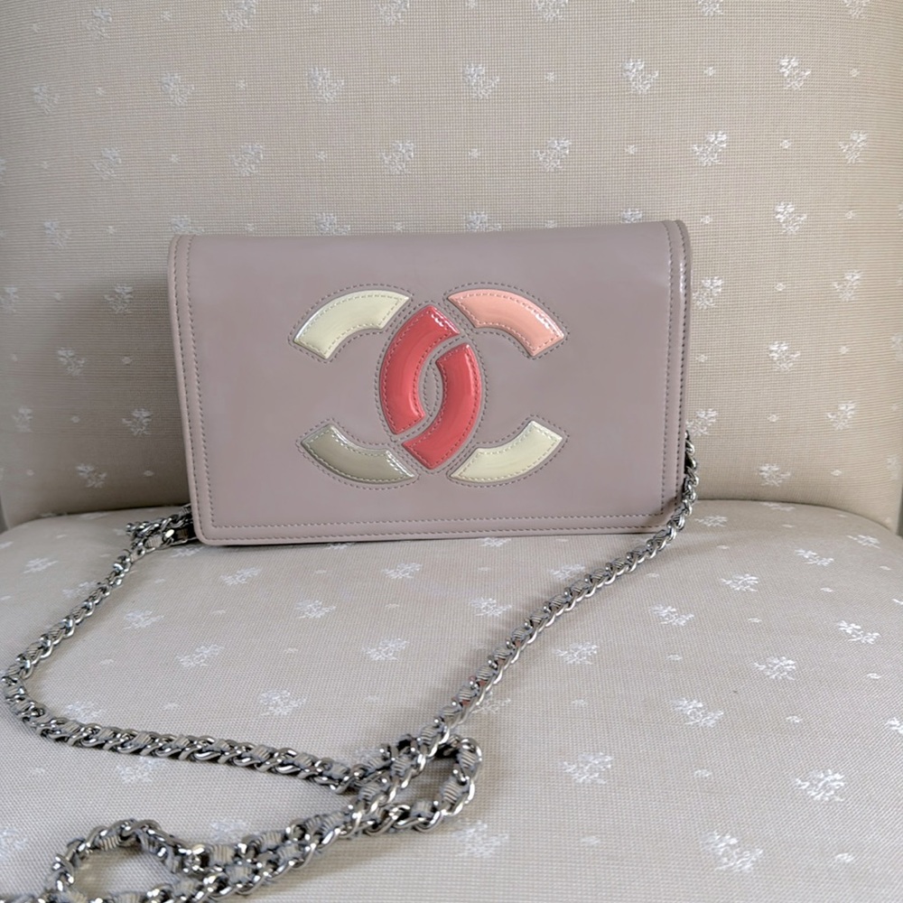 Authentic Chanel Lipstick Flap Bag - GREAT condition! Beige/Nude/Pink